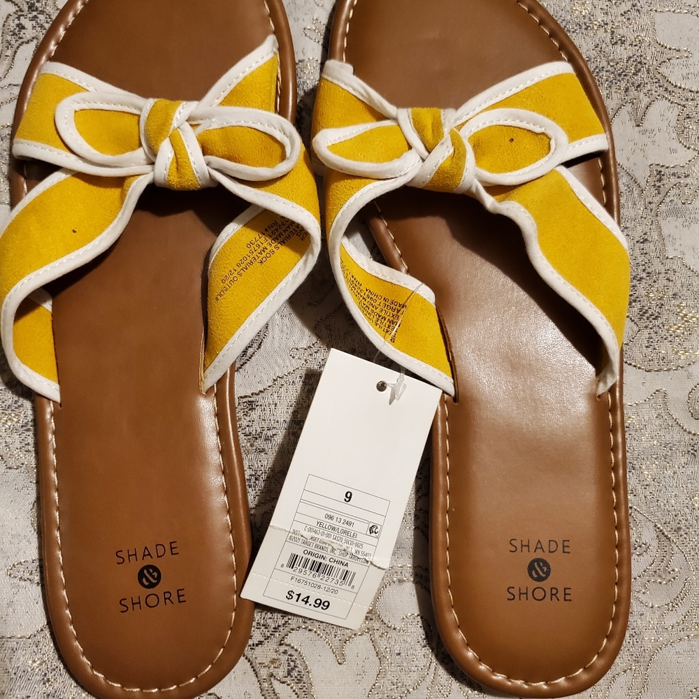 Sandals - Picture 2 of 4
